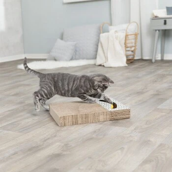 Trixie Kratzpappe mit Spielzeug